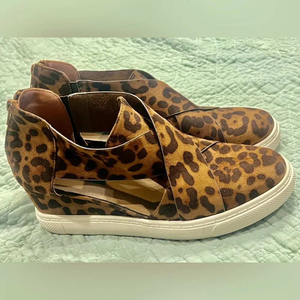Natural Reflections Cheetah Print Wedge Sneakers- ladies size 9